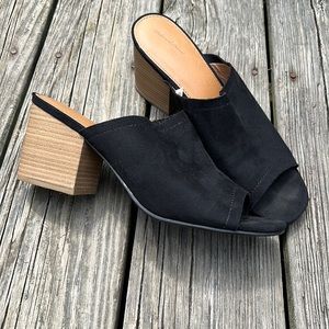 Black open toe mule
